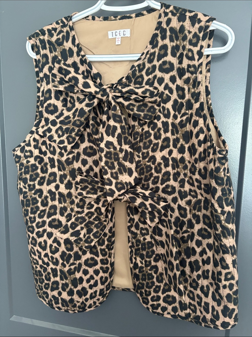 TCEC Leopard Print Bow Front Sleeveless Camisole - Tan and Black